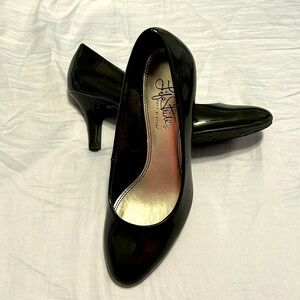 Black - Life Stride Black Leather Pumps